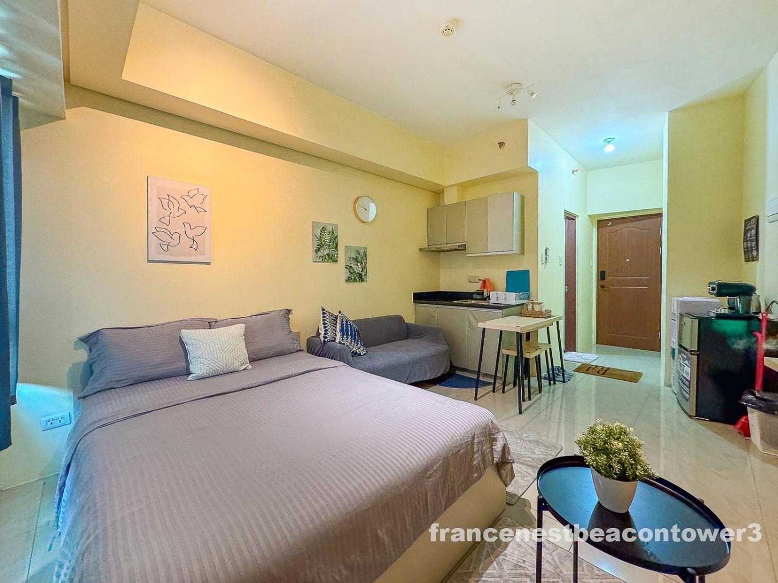 Modern Condo Living In Makati Манила Экстерьер фото